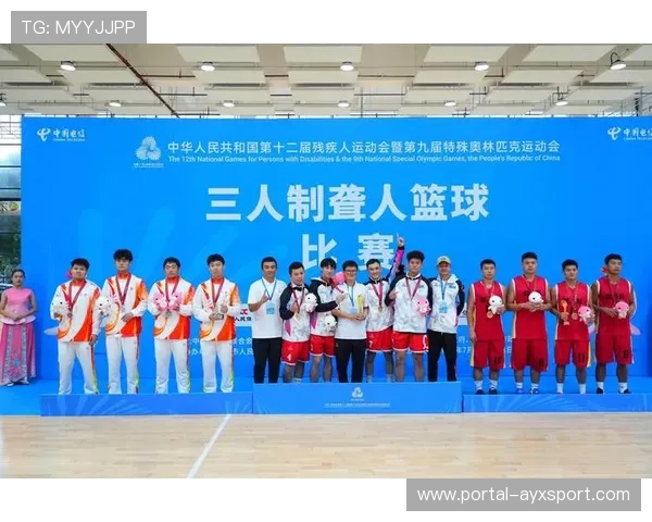 全球篮球大战：顶级赛场燃情绽放英雄荣耀，全球篮球比赛